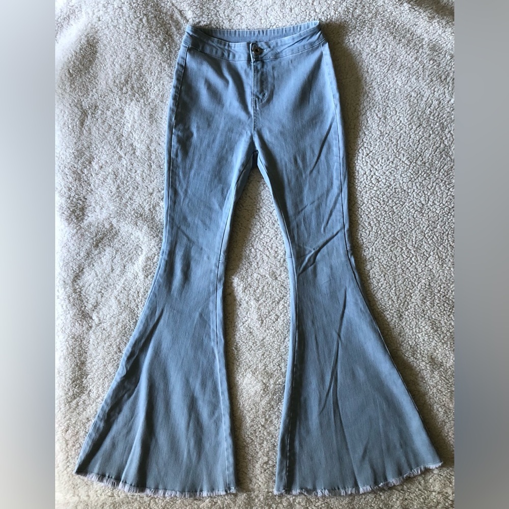 NWOT Light Blue Flared Women Jeans